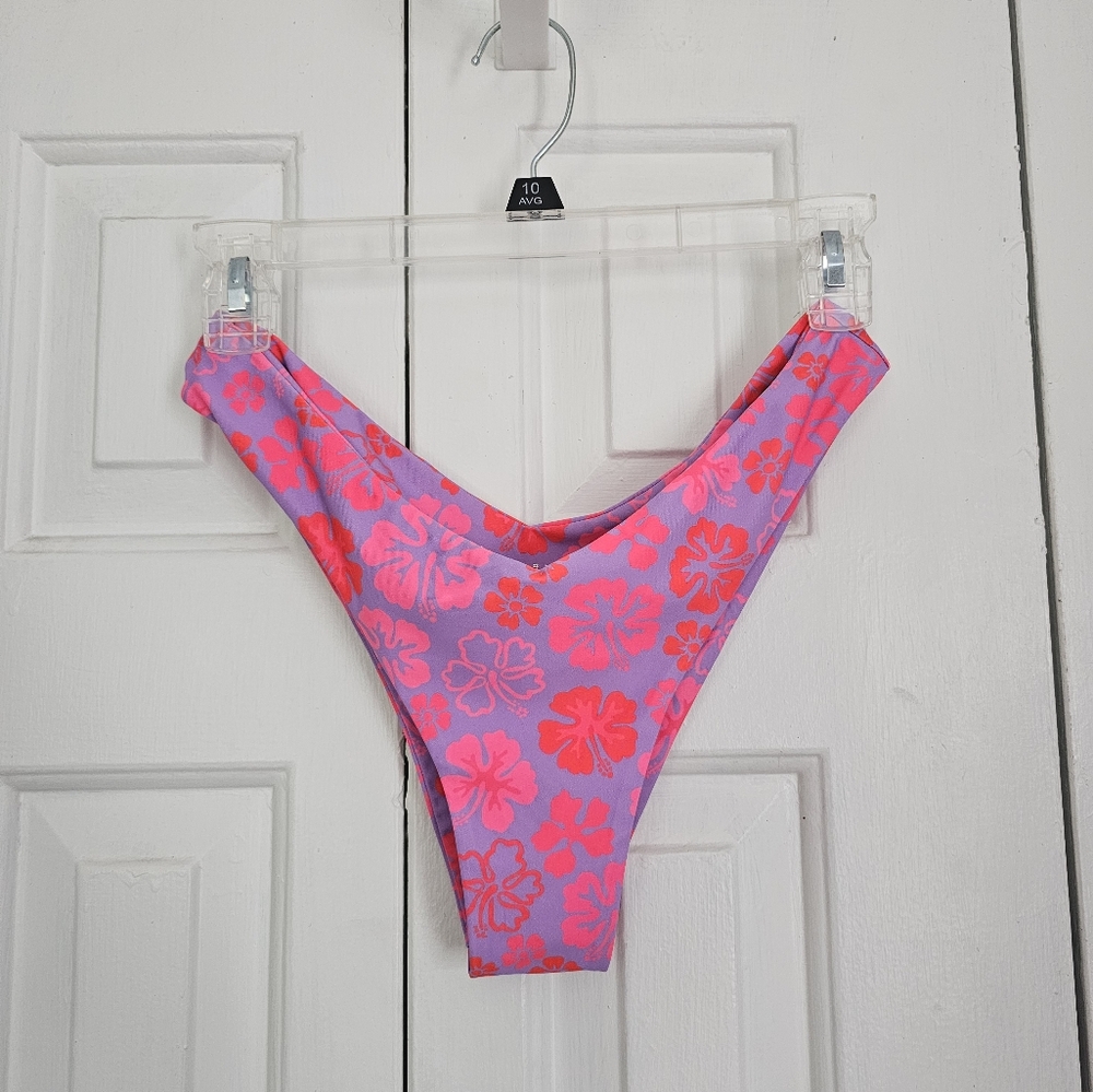 Kulani Kinis Bottom